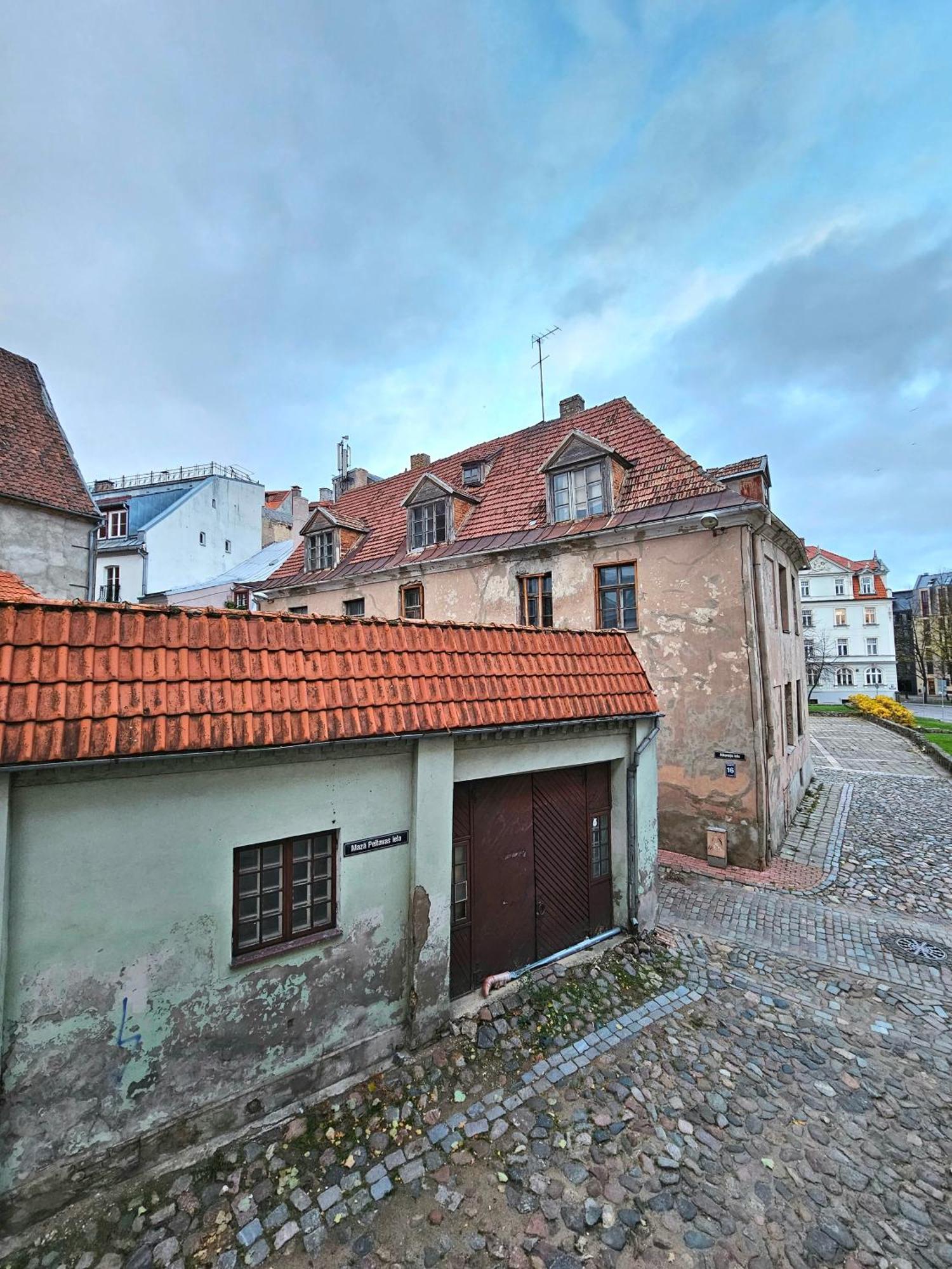 Silversmith'S Residence In Old Riga Exterior photo